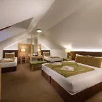 Honti Wellness Es Konferencia Szalloda Hotell 3*