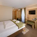 Honti Wellness Es Konferencia Szalloda Hotell 3*