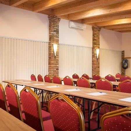 Honti Wellness Es Konferencia Szalloda 3* Visegrad