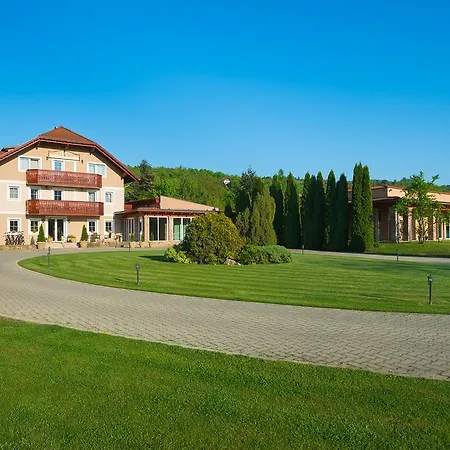 Hotel Honti Wellness Es Konferencia Szalloda