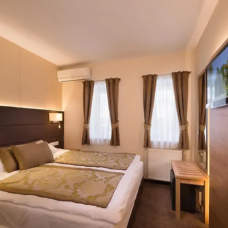 Honti Wellness Es Konferencia Szalloda Hotel