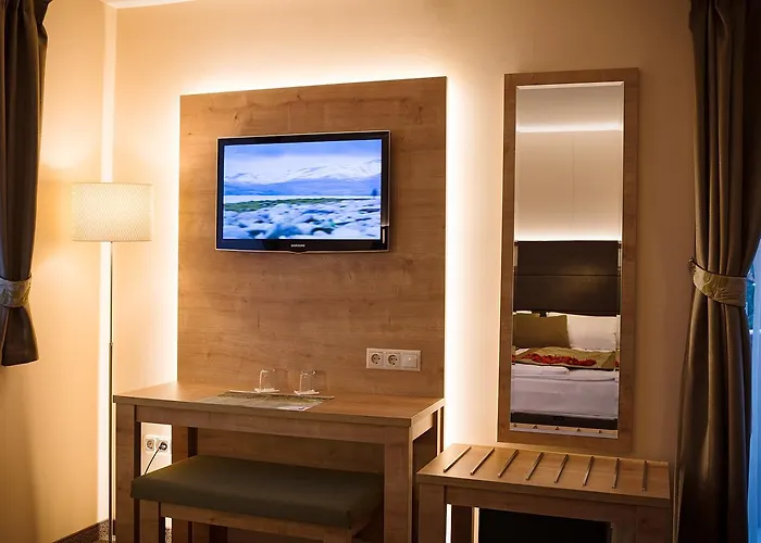 Honti Wellness Es Konferencia Szalloda מלון 3*