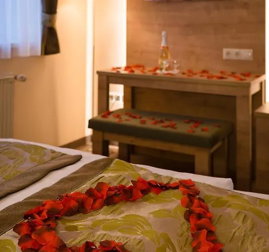 מלון Honti Wellness Es Konferencia Szalloda 3*